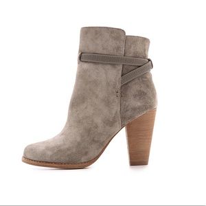 Joie ankle bootie